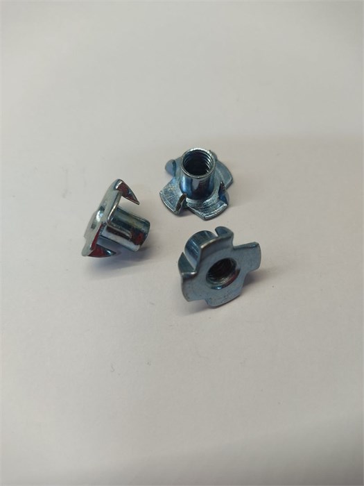 Вставка М6 (УСОВАЯ) для подпятника 10008946